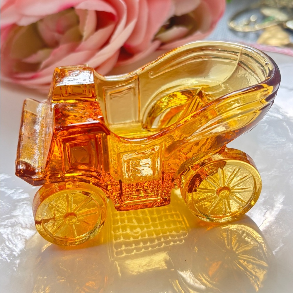 Vintage Amber Glass Carriage Stage Coach Ashtray